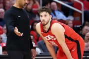 开云APP下载-NBA常规赛明天2月6日赛程：火箭PK黄蜂，勇士PK太阳，湖人PK76人